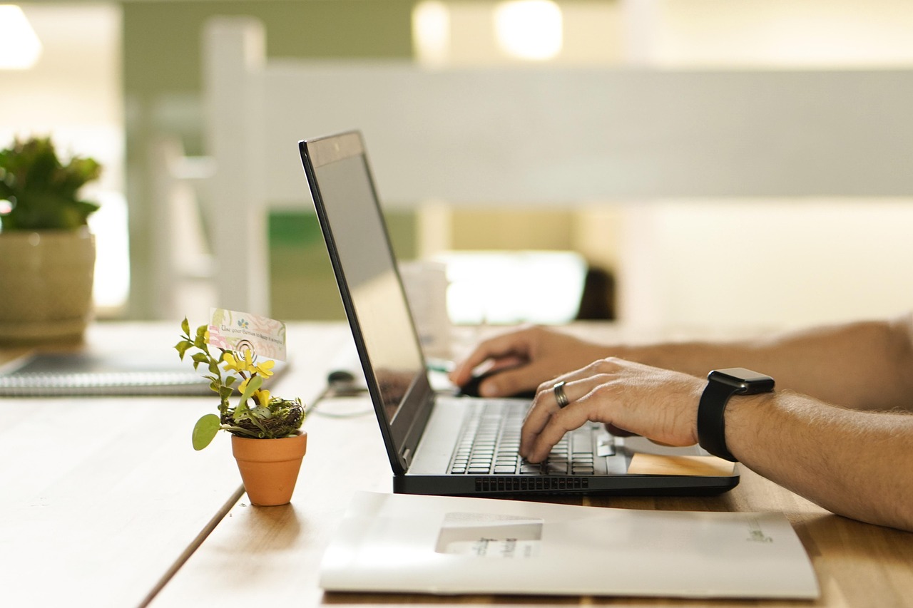 Online Gaming and Technology