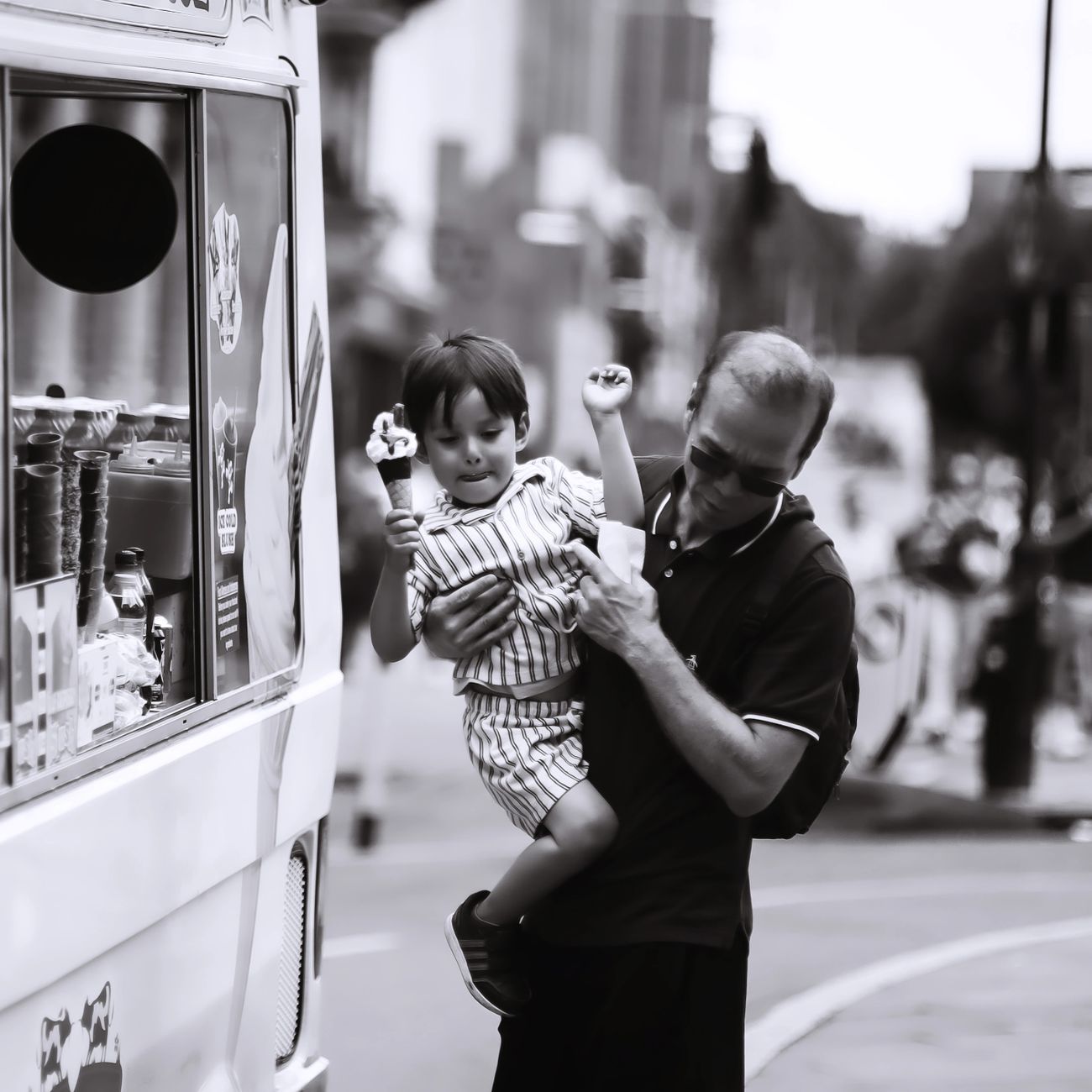 Communication Strategies in Surrogacy Relationships.