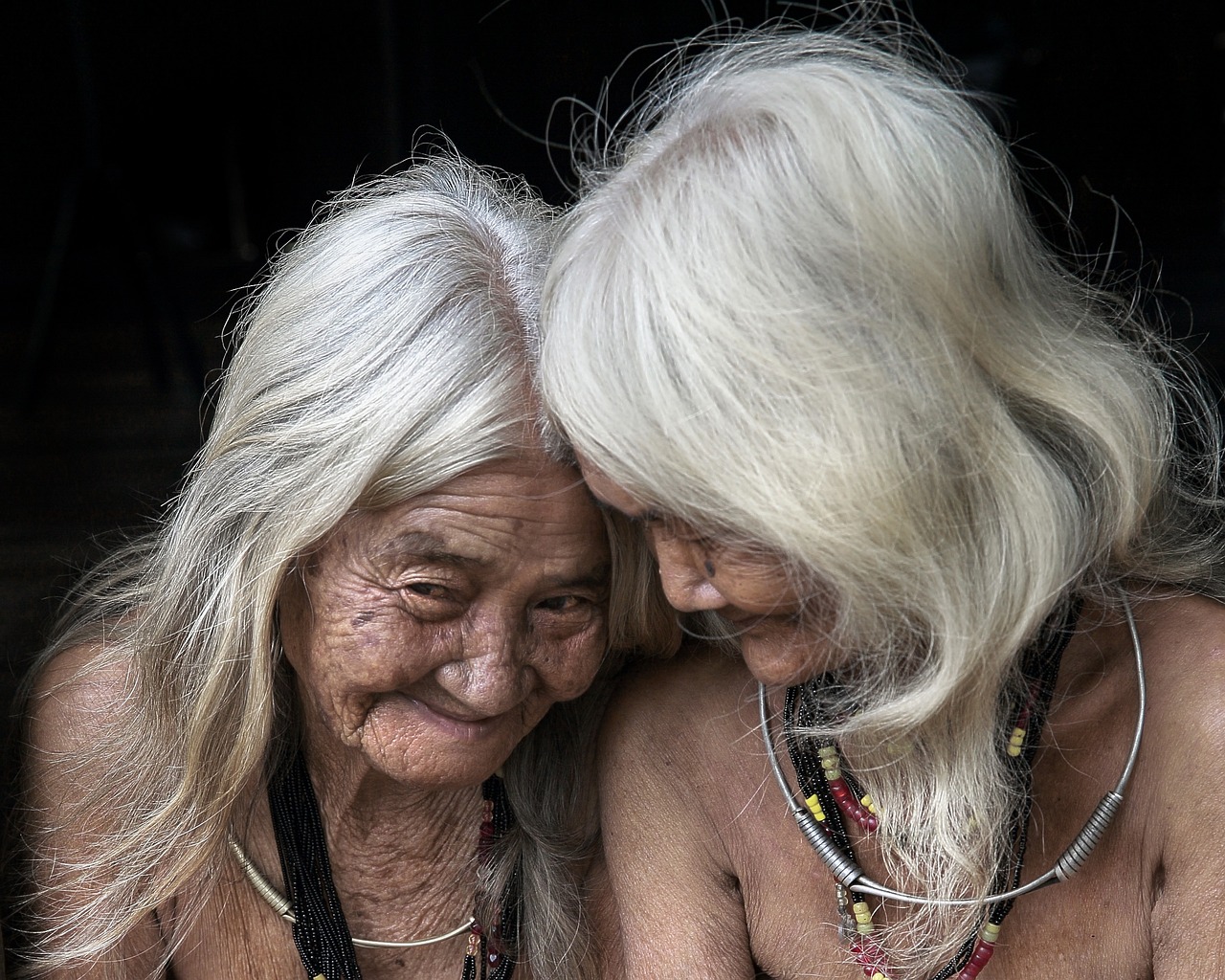 Hair Color and Treatment Options for the Elderly