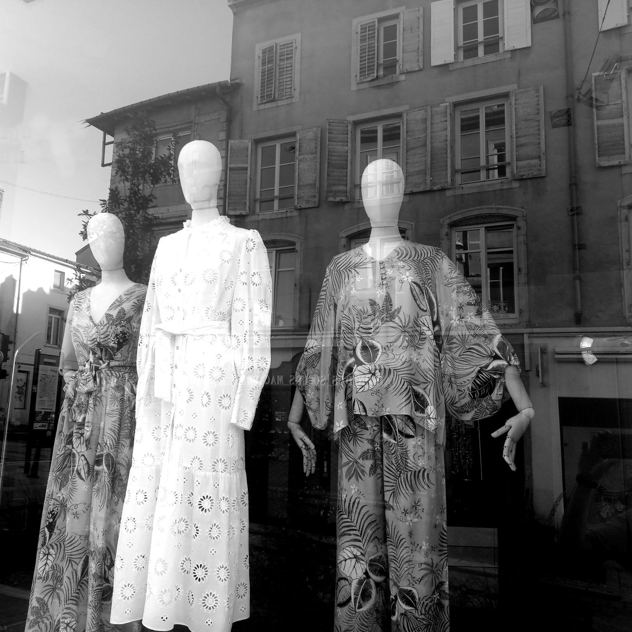Sustainable Fashion through AI  